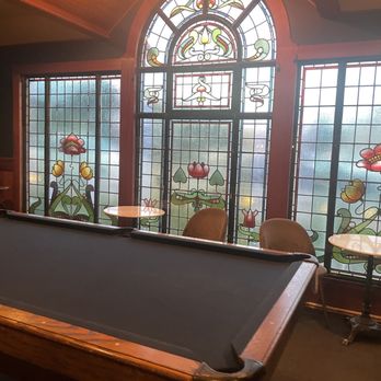 Shelburne Pub - Pool room - American Near Me - Seaview, Washington Shelburne Pub - Pool room - American Near Me - Seaview, Washington