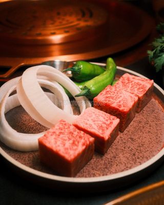 Unglo Thai Restaurant and Bar by null