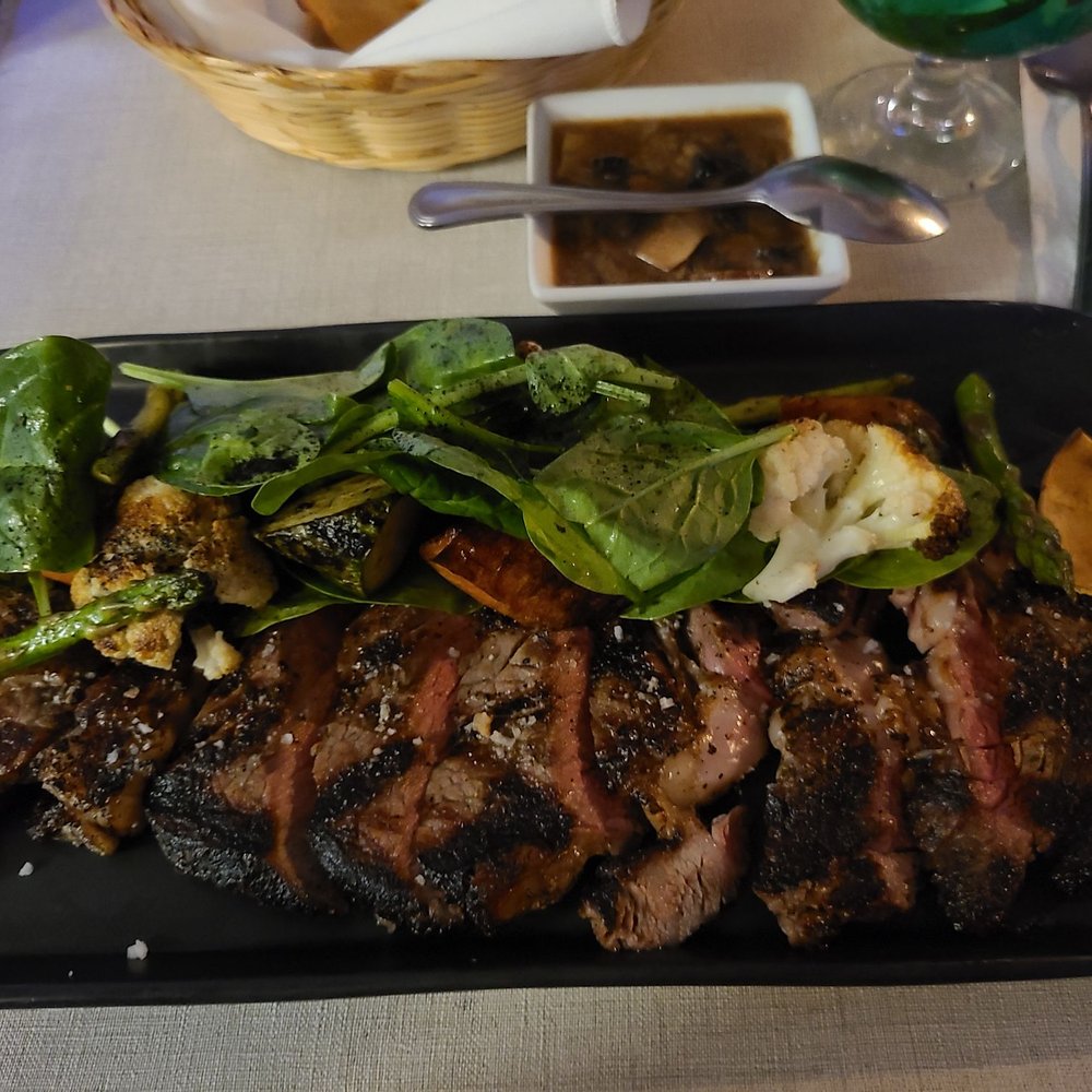 Marenca - Rib eye with roasted vegetables and side of mash potatoes. - Breakfast & Brunch Near Me - Tijuana, BCN Marenca - Rib eye with roasted vegetables and side of mash potatoes. - Breakfast & Brunch Near Me - Tijuana, BCN