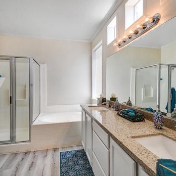 We The People Construction - Bathroom before remodel - General Contractors Near Me - Hollywood, California We The People Construction - Bathroom before remodel - General Contractors Near Me - Hollywood, California