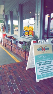 Carmen’s Cafe Nicole by null