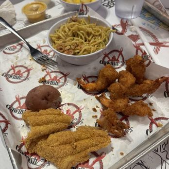Crawfish Cafe - 1 Catfish 6 Shrimp combo with garlic noodles. - Seafood Near Me - Cypress, Texas