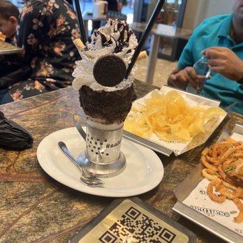 Saltbae Burger - Oreo Shake - Burgers Near Me Saltbae Burger - Oreo Shake - Burgers Near Me