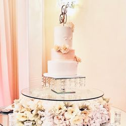 I&M Bakers - Peach Roses Wedding Cake