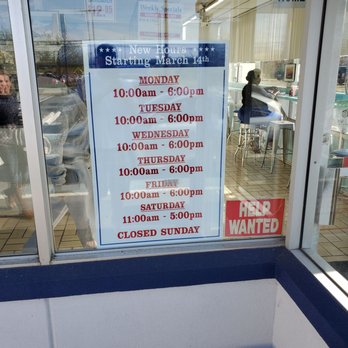 Mickey's Oceanic Grill - Seafood Near Me - East Hartford, Connecticut