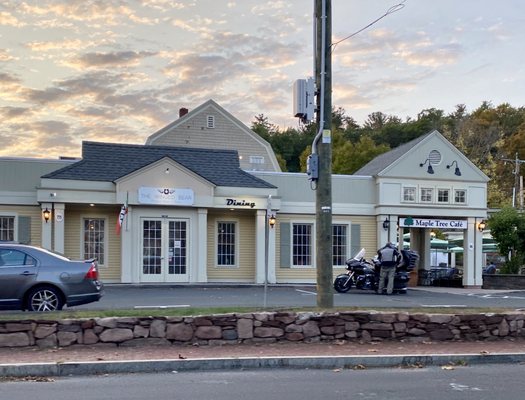 Maple Tree Cafe 66 Photos 64 Reviews Italian 781 Hopmeadow St Simsbury Ct Restaurant Reviews Phone Number Yelp