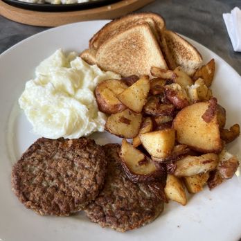 Peach Valley Cafè - Egg breakfast w/ whites, turkey sausage, potatoes & toast Biscuits & gravy (back) - Breakfast & Brunch Near Me - Orlando, Florida Peach Valley Cafè - Egg breakfast w/ whites, turkey sausage, potatoes & toast Biscuits & gravy (back) - Breakfast & Brunch Near Me - Orlando, Florida