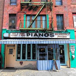 Pianos