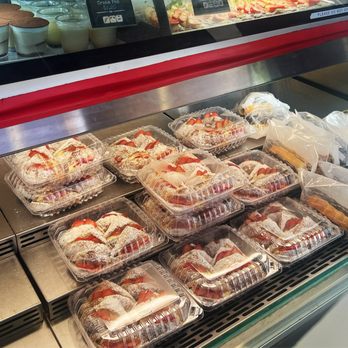 Cream Pan - Bakeries Near Me - Tustin, California