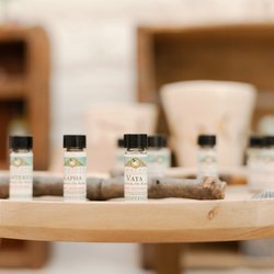 MINKA brooklyn - Floracopeia Essential Oil - organic and sustainably harvested