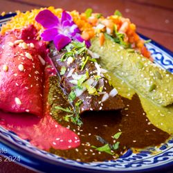 Mole Mole - Tres Mole Enchiladas