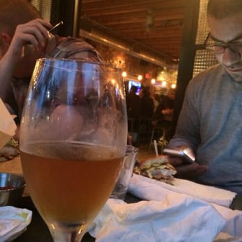 Laurel Tavern - New American Near Me - Studio City, California