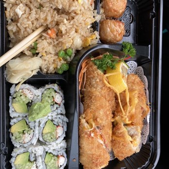 Go Sushi - Chicken maki lunch special bento box. Comes with soup and salad. Also comes with 3 shumai not 2 (ate 1 lol). - Japanese Near Me - Scotch Plains, New Jersey