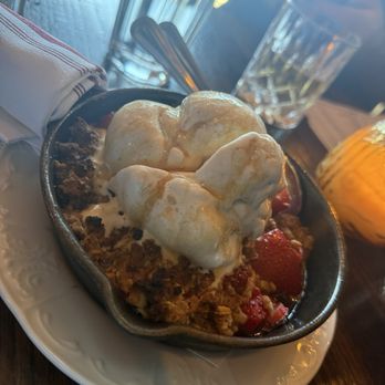 Butcher's Union - Strawberry Rhubarb Crumble - American Near Me - Grand Rapids, Michigan Butcher's Union - Strawberry Rhubarb Crumble - American Near Me - Grand Rapids, Michigan