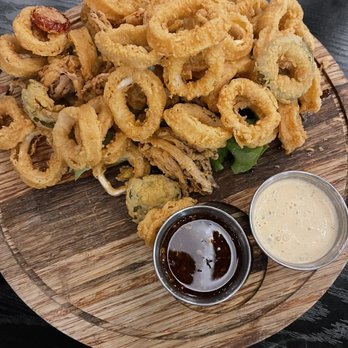 Blackwall Hitch - Calamari - New American Near Me - Baltimore, Maryland