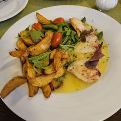 Restaurant Pommernland - Hähnchenfiletmedallions / Mango-Sauce /  Kartoffelspalten