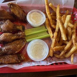 Slices Pizzeria - Lemon Pepper wings