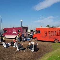 Gastronomada Food Trucks - El Rodazo foodtruck en el puerto de Olivos! Imperdible!