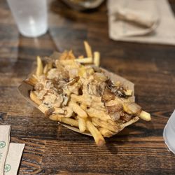 Mom & Pops Burgers - Mom & pop's fries