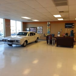 Premier Car Care Center - Customer waiting area. Wi-Fi is available