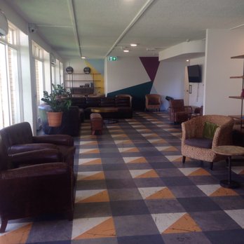 Bunk Surfers Paradise - Living room - Hostels Near Me - Surfers Paradise, QLD