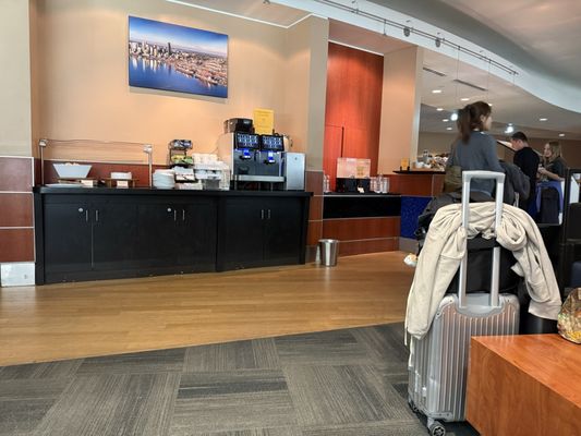 The Club SEA - Concourse A by null