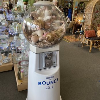 Flash Back Vintage - Big gum ball machine with stuffed animals - Used, Vintage & Consignment Near Me - Birch Run, Michigan Flash Back Vintage - Big gum ball machine with stuffed animals - Used, Vintage & Consignment Near Me - Birch Run, Michigan