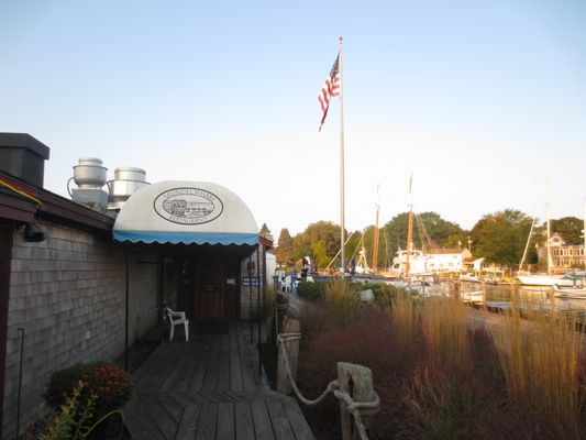 Arundel Wharf - Seafood - Cocktail Bar - Craft Beer by null