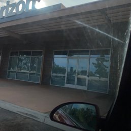 It's 9:20 already and store hasn't opened.