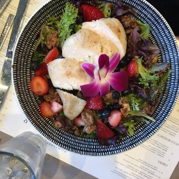 SweetDiner - Berries and chicken salad - Diners Near Me - Milwaukee, Wisconsin