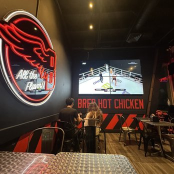 Bred Hot Chicken - Seating - Chicken Wings Near Me - Costa Mesa, California