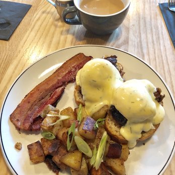Pip - Back rib eggs Benedict with a side of bacon - Wine Bars Near Me - Edmonton, Alberta Pip - Back rib eggs Benedict with a side of bacon - Wine Bars Near Me - Edmonton, Alberta