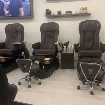 Nova Nails & Boutique - Nail Salons Near Me - Bradenton, Florida