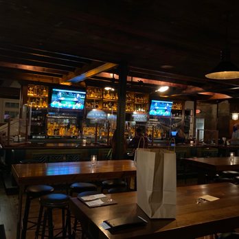 Green Dragon Chinese Restaurant - Midtown Bar Area and takeout waiting - Chinese Near Me - Newport, Rhode Island Green Dragon Chinese Restaurant - Midtown Bar Area and takeout waiting - Chinese Near Me - Newport, Rhode Island