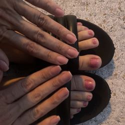 Queen Beauty Spa - Gel mani & pedi!