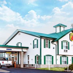 Super 8 by Wyndham 100 Mile House - Welcome to the Super 8 100 Mile House