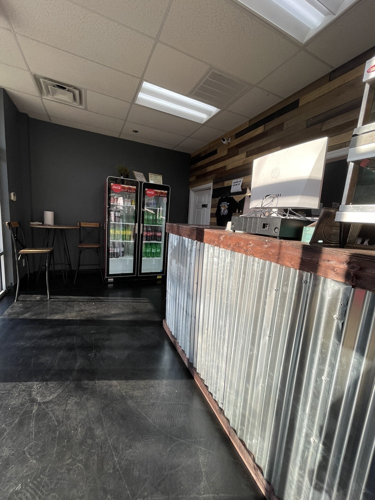 Dough Bros' Pizza Joint, Midway Roadtrippers