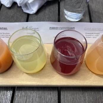 Nolabelle Kitchen + Bar - Mamosa flight Mother's Day 2021 - Burgers Near Me - Mankato, Minnesota