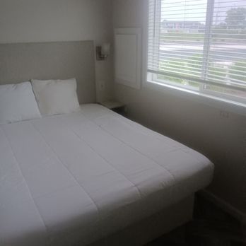 BluFin Bungalows & Marina - Main bedroom - Vacation Rentals Near Me - Chincoteague, Virginia BluFin Bungalows & Marina - Main bedroom - Vacation Rentals Near Me - Chincoteague, Virginia