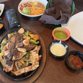 Miguel's Cocina - Combination Fajitas - Mexican Near Me - Coronado, California