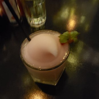 The Trestle - Frośe - Cocktail Bars Near Me - Astoria, New York The Trestle - Frośe - Cocktail Bars Near Me - Astoria, New York