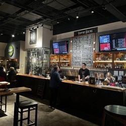 Hoppin' Vines - Bar