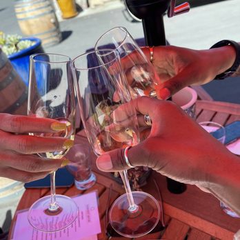 Harvest Moon Winery - Cheers!!! - Wineries Near Me - Santa Rosa, California Harvest Moon Winery - Cheers!!! - Wineries Near Me - Santa Rosa, California