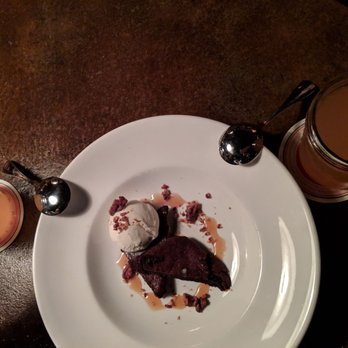 Upcider - Guava ciders and house brownie with vanilla ice cream and pecans - Gastropubs Near Me - San Francisco, California Upcider - Guava ciders and house brownie with vanilla ice cream and pecans - Gastropubs Near Me - San Francisco, California