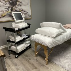 Louisville Body Contouring - Treatment room 1
