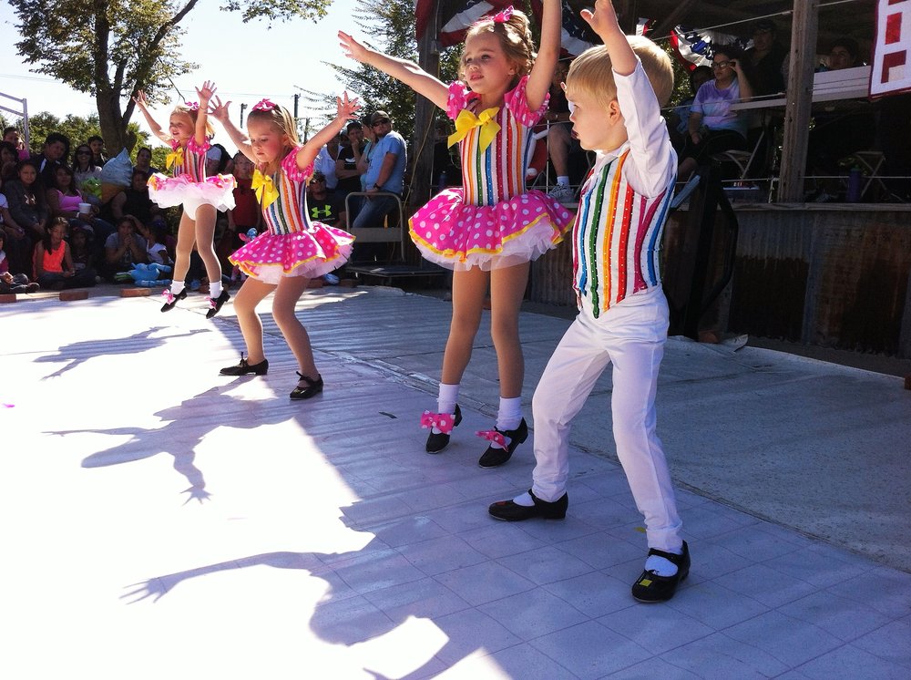 Tamara's Dance On Broadway Logo