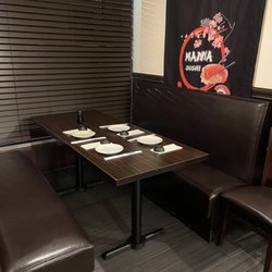 Manna Sushi - Dining booth