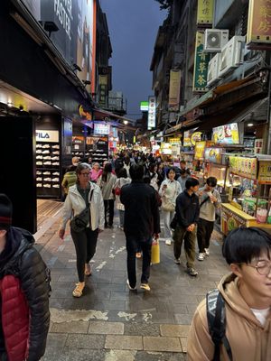 Shilin Night Market by null