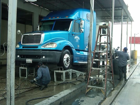 Bull's Truck Wash