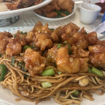 Seafood Cove 2 - House special shrimp with garlic noodles - Dim Sum Near Me - Westminster, California Seafood Cove 2 - House special shrimp with garlic noodles - Dim Sum Near Me - Westminster, California